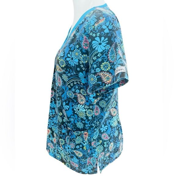 (2) UA Women’s Scrub tops, set of (2), size small. - Picture 3 of 8